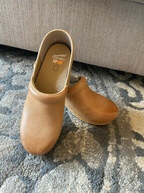 Dansko XP 2.0 Leather Clogs in Cognac Brown